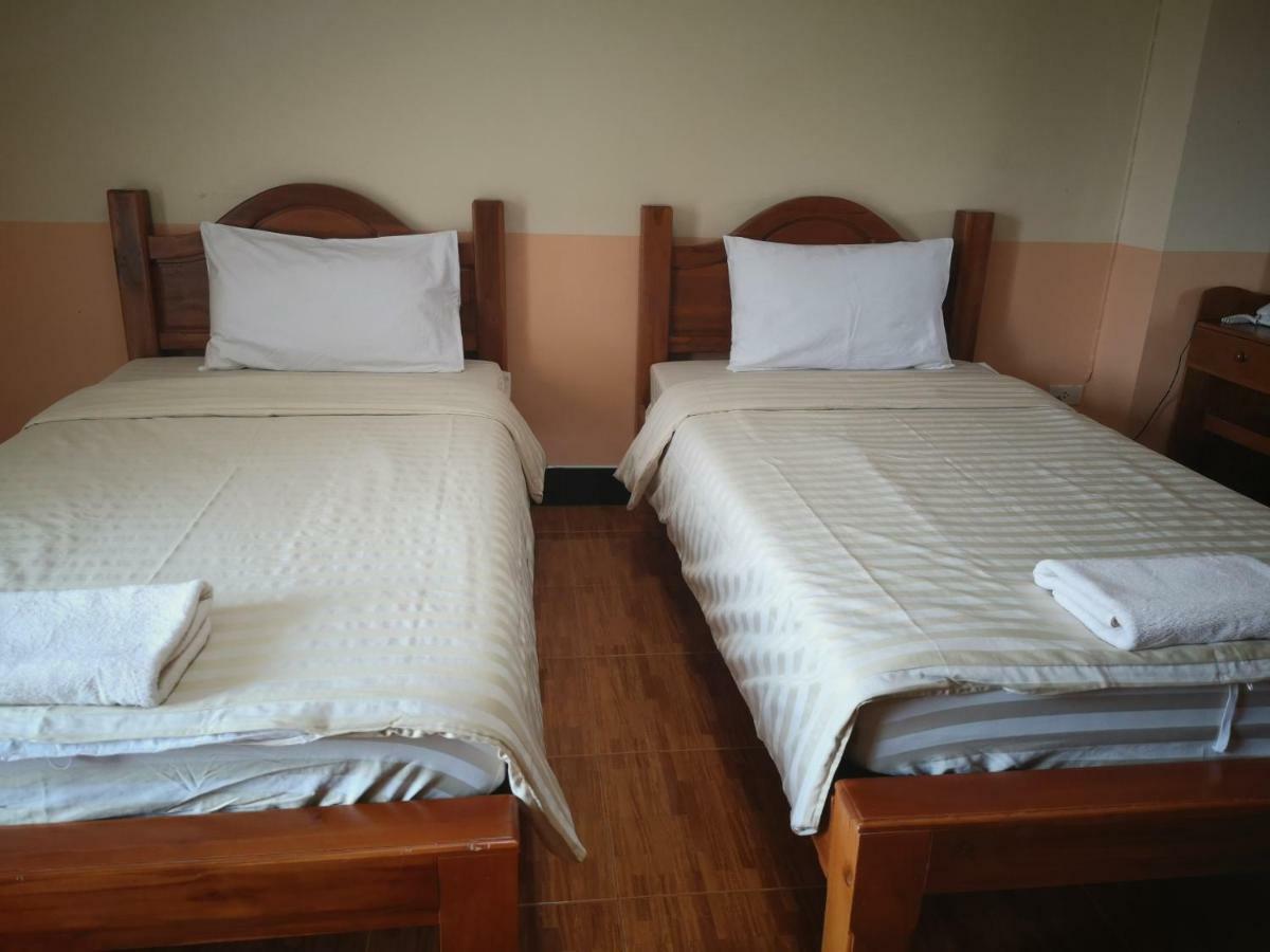 Sab Suwarn Mansion Hotel Супхан Бури Екстериор снимка